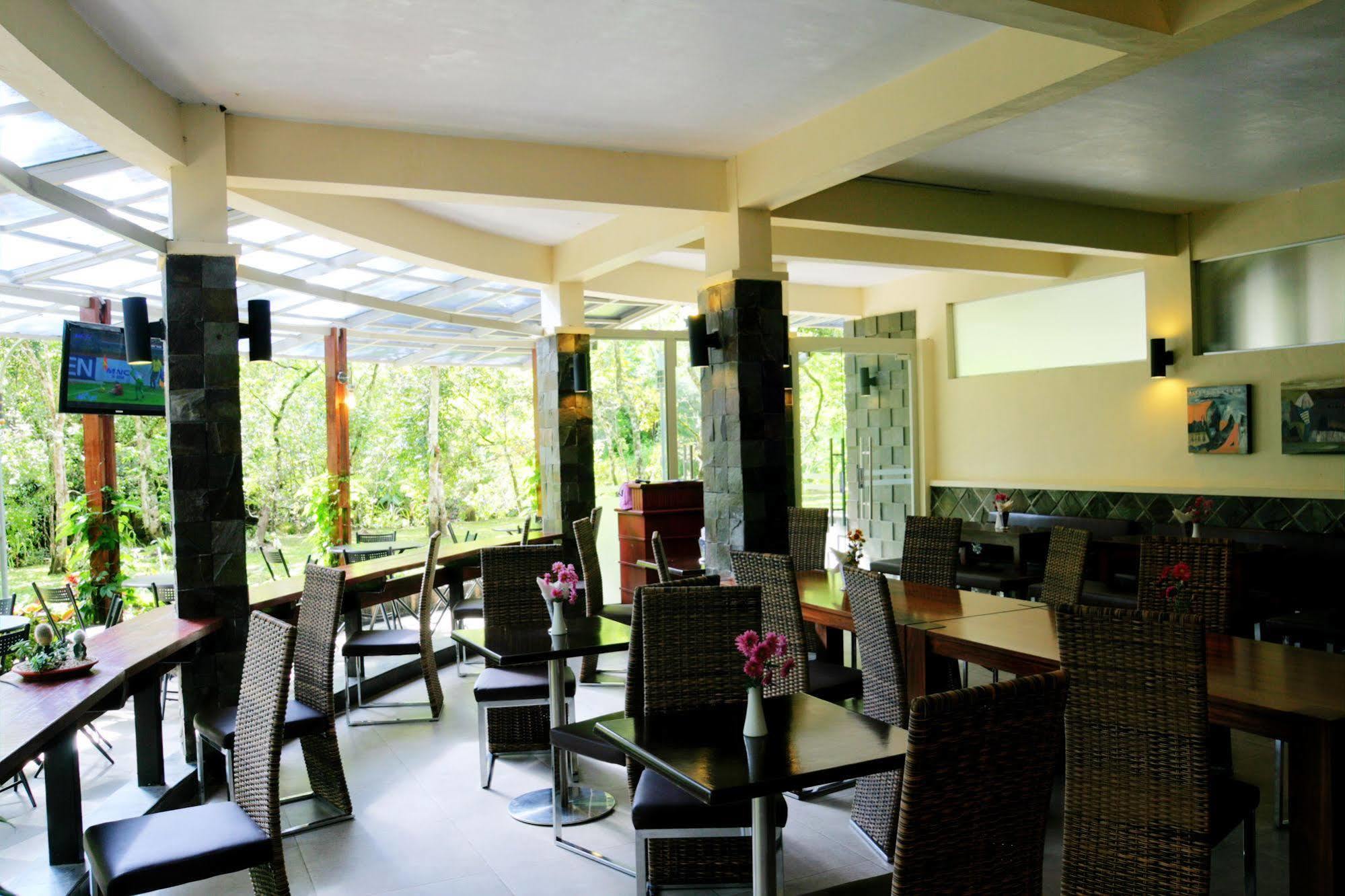 Taman Simalem Resort Tongging Exterior foto